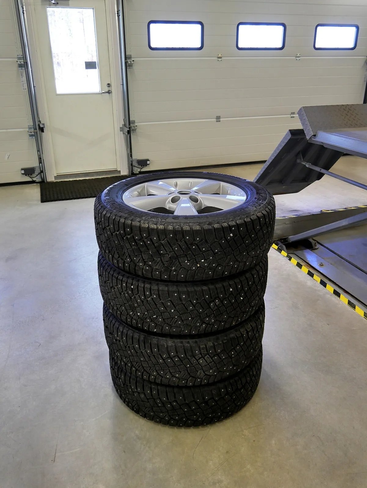 Foto 1 de 1: 4 cubiertas Pirelli 175/65 R14 con 70 % de uso