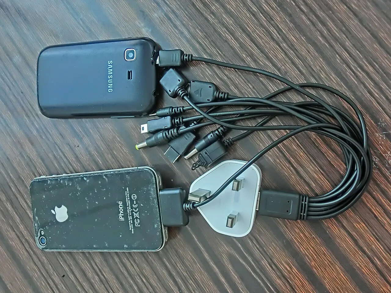 Foto 1 de 1: Cargador original de 25 W con cable USB-C